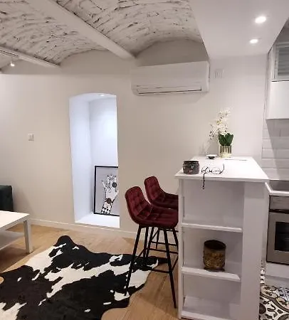 Hugo Old Town Apartment *