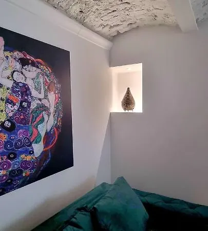 Hugo Old Town Apartment