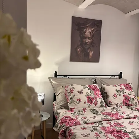 Hugo Old Town Apartment *